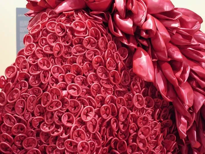 Gladrags 2002

10,000 Fuschia Pink Balloons

Rug Underlay (Collection of Pallant House Gallery, Chichester)