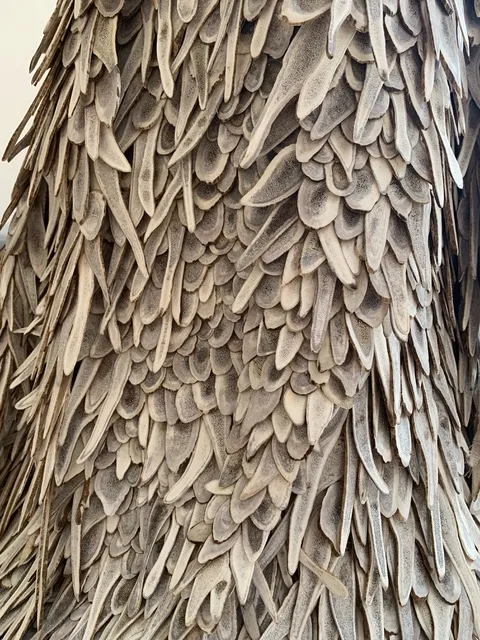 hart 2021

sliced deer antler tips on miniature mannequin form